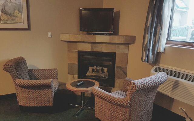 Rundle Mountain Lodge