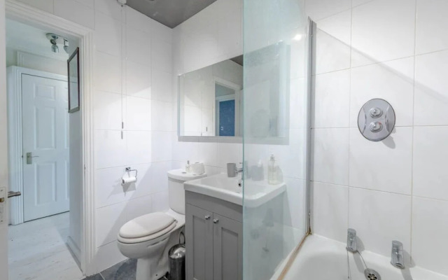 Spacious 2 Bedroom Flat in Wandsworth