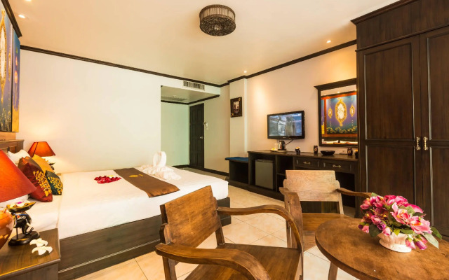 Tanawan Phuket Hotel