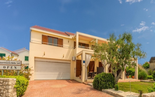 Apartment Bosko - 30m from the sea with parking: A3 Nin, Zadar riviera