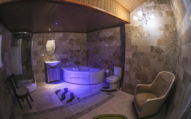 Alexander Cave House
