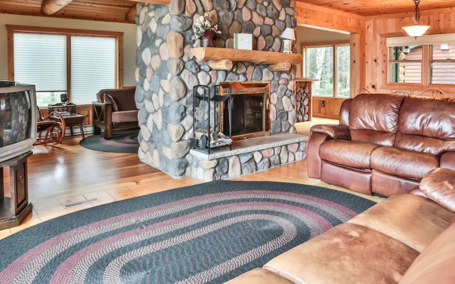Found Paradise 2 - 3 Br Home