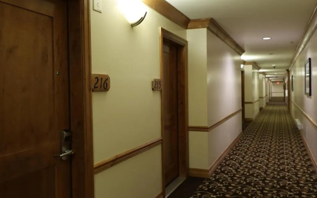 Days Inn by Wyndham Surrey Hotel