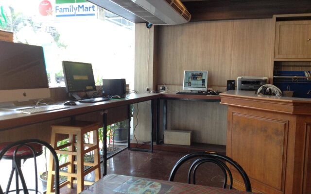 Watana Hotel