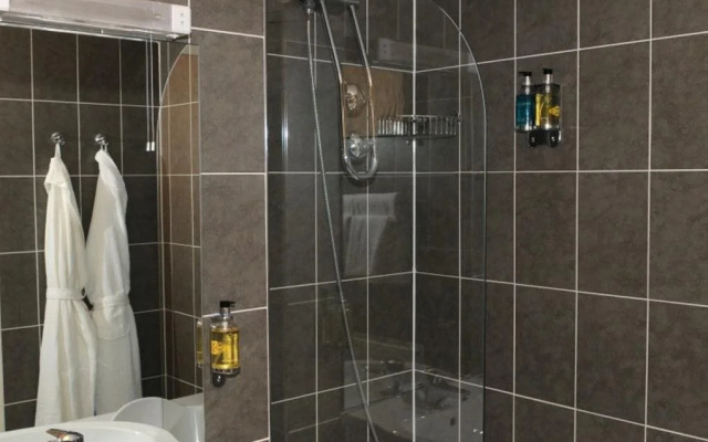 Fountain Court Apartments - EQ2 - photo 4