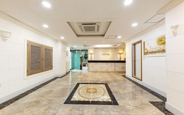 Bongaya Hotel