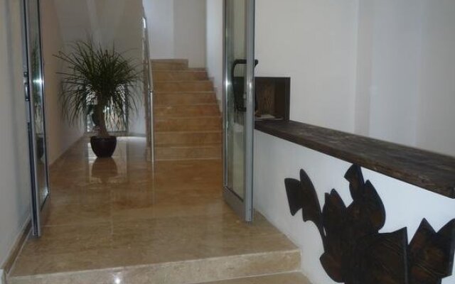Neva Guest Rooms and Studios