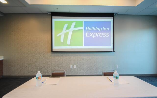 Holiday Inn Express & Suites Miami Airport East by IHG
