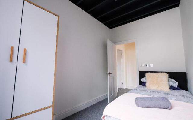 The Eden Warehouse - Gold Apartment, sleeps 5