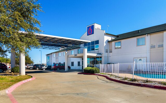 Motel 6 Terrell, TX