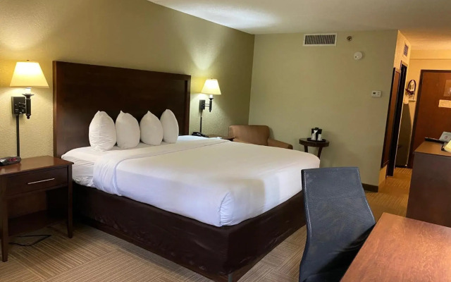 The Atrium Hotel on Third