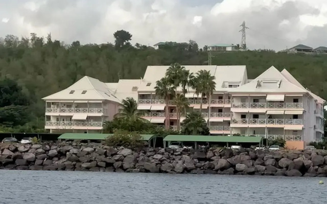 Bel appartement avec piscine, face à la mer