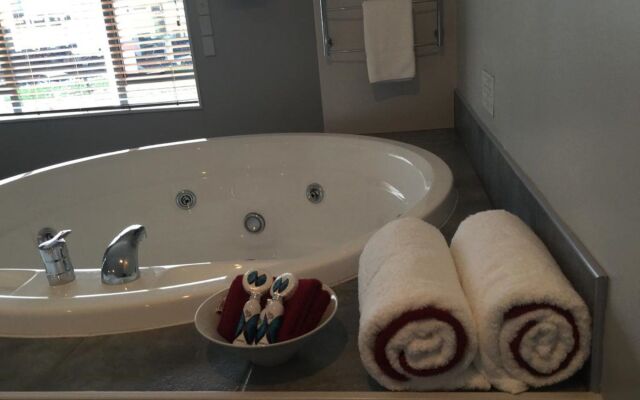 Aubyn Court Spa Motel