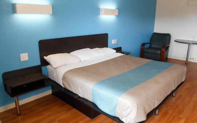 Motel 6 Dallas Plano Southeast