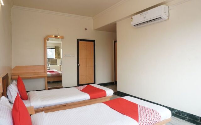 OYO 24487 Hotel Raj Regency