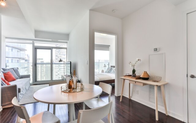 Brilliant High-Rise 2 Bed and Parking