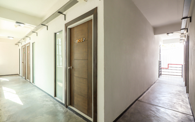 OYO 412 7 Days Hotel