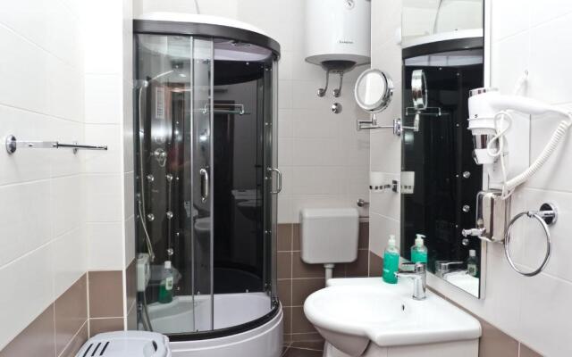 Apartments with a parking space Podstrana, Split - 8616