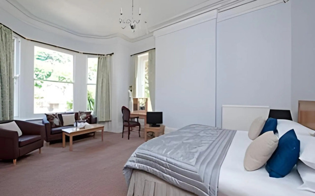 Eversley Hotel
