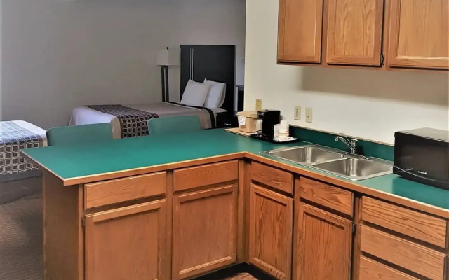 Rodeway Inn & Suites