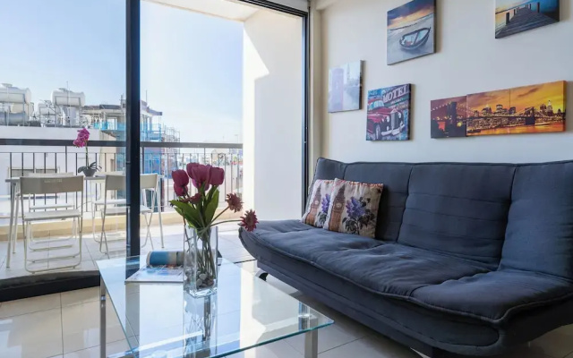 Glade - 1 BR Apt. & Balcony in Larnaca