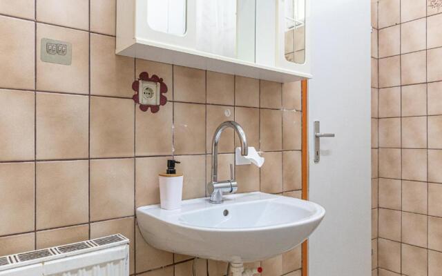 Central 3BR Shared Apartment - Bookable in Lockdown