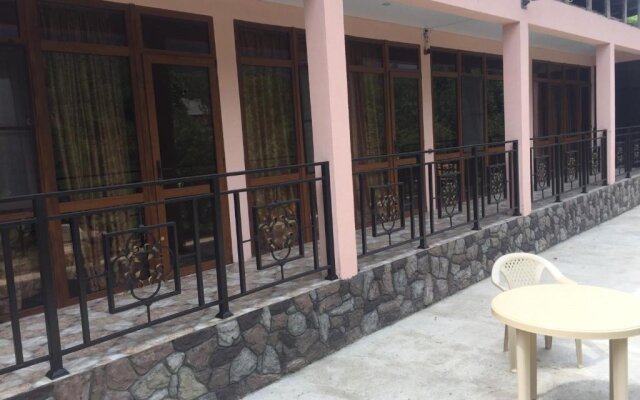 Guest House on Lakrba 3