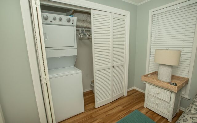 SPC 1034 is a Pet Friendly 1 BR with Free Beach Service for 2! by RedAwning