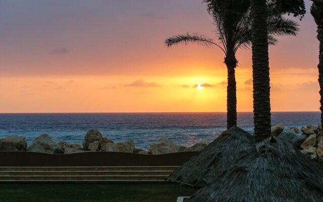 Four Seasons Hotel and Beach Resort