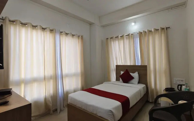 Hotel IVY Grand By GRB