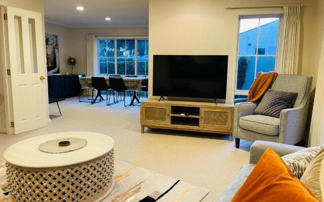 TAURANGA CITY CBD 5TH AVE Elegant Entire Home