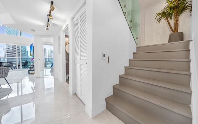 Sunbeam Plush 2 Story Loft