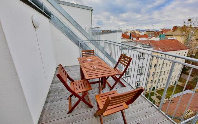 Sunny Penthouse with Terrace. Great View! DG2