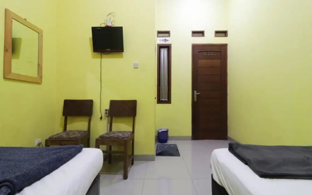 Hotel Surabaya Jaya Bandara Soetta by ZUZU