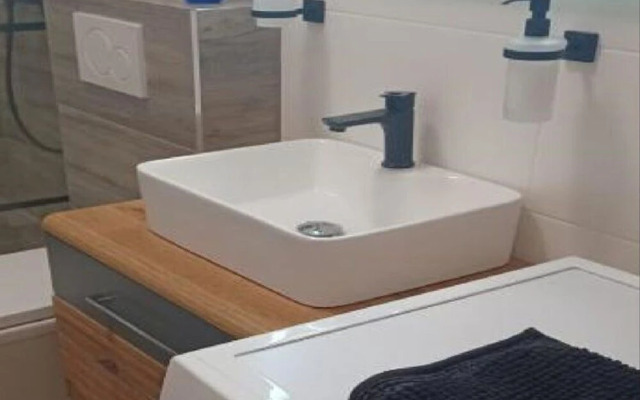 Apartment RR - One Bedroom Apartment With Balcony