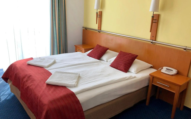 Hotel Veritas