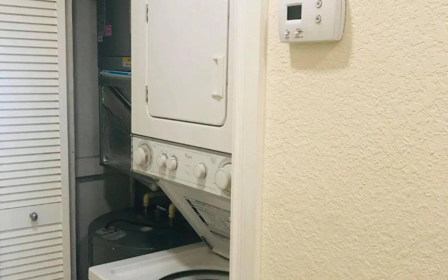 Spacious Condo close to Siesta