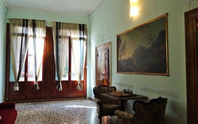 Youth Venice Palace