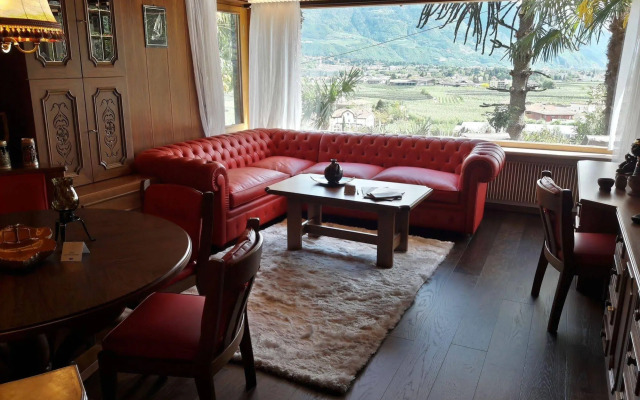 Ruster Resort
