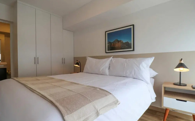w Grandiose 2BR w Radiant Deco in Miraflores