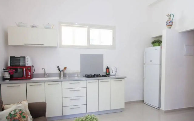 Bat Galim Simple Living by Sea N' Rent