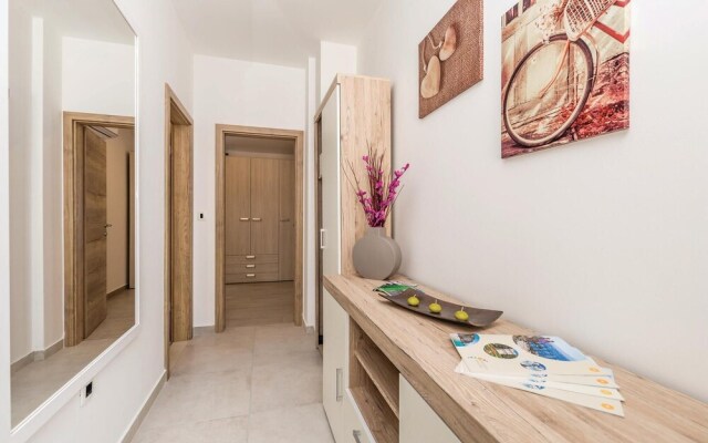 Stunning Home in Matulji With Wifi and 4 Bedrooms