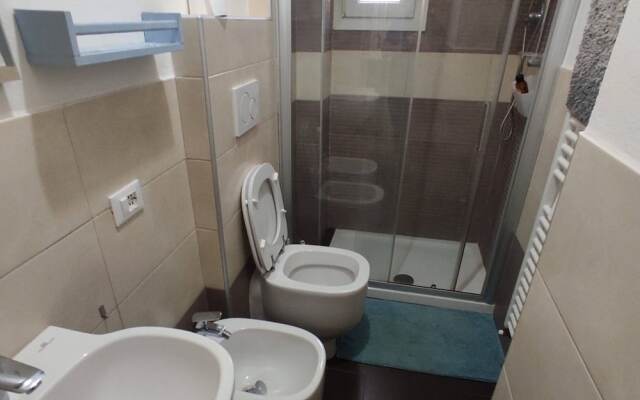 Vicino Ospedale E Aeroporto Num92867