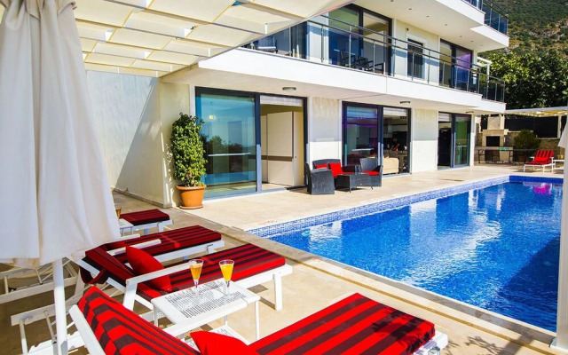 Villa Merak by Akdenizvillam