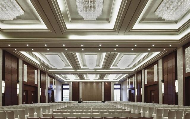 Renaissance Tianjin Lakeview Hotel cum Marriott Executive Apartments