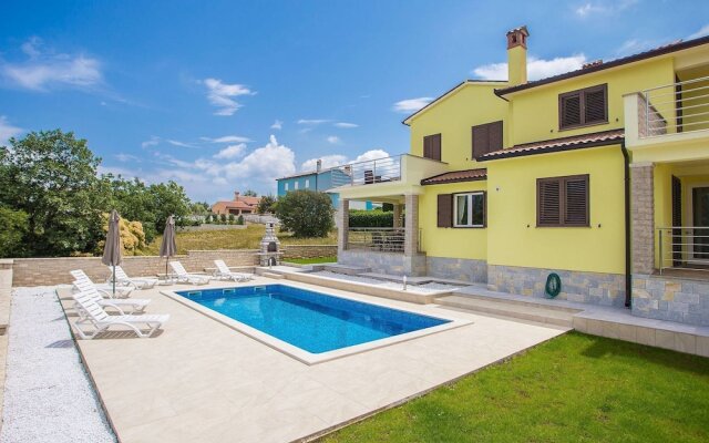 Modern Holiday Home With Private Pool, Near Labin and 6 km From the Beach