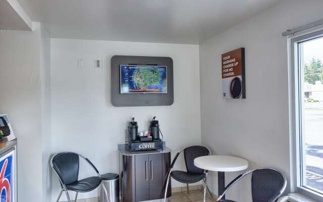 Motel 6 Everett, WA - North