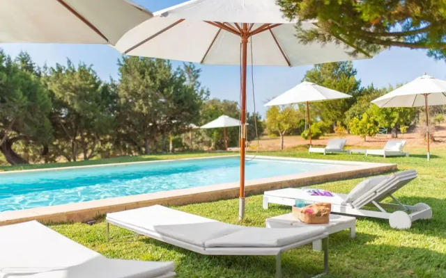 Majestic Villa With Private Pool