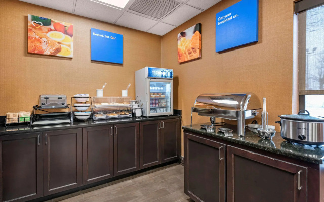 Comfort Inn East