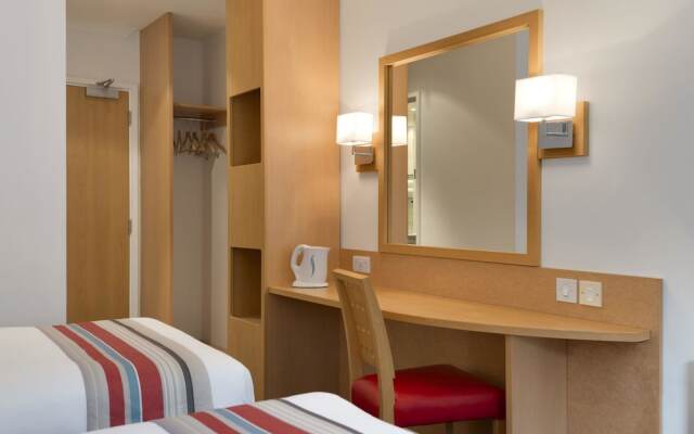 Ramada Wakefield